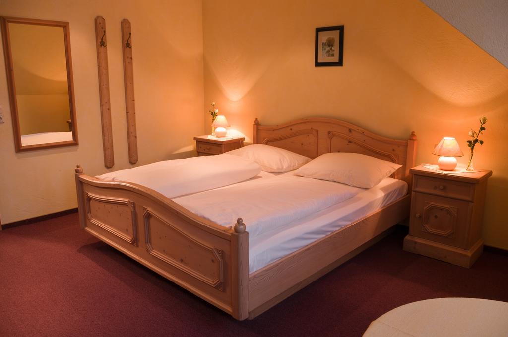 Hotel Schwarzes Ross Schwarzach am Main Δωμάτιο φωτογραφία